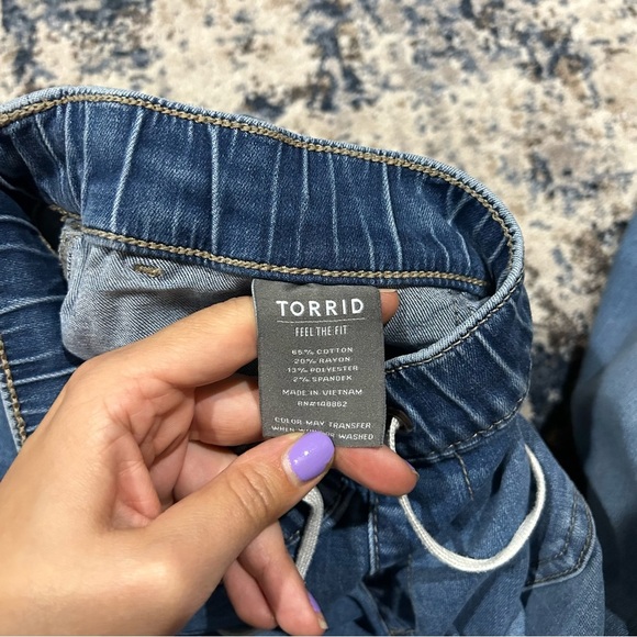 Torrid Crop Pull-On Mid-Rise Super Soft Boyfriend Jeans Size 3X - Picture 7 of 10